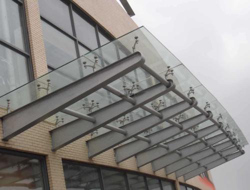 钢化玻璃雨棚防高空坠物灿宇钢结构车棚雨棚