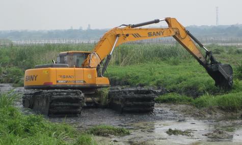滁州日立215-9水路挖掘机租赁湿地清淤开发