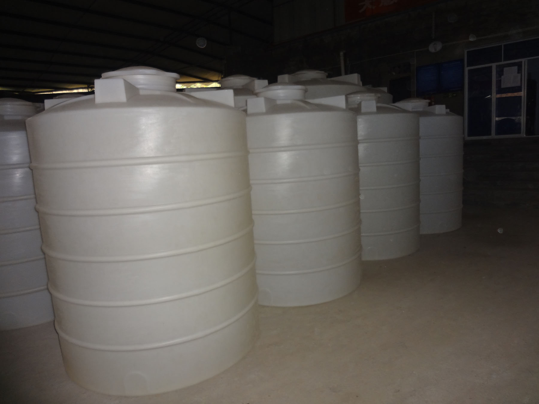 赤水市10吨塑料储罐梯形设计工业容器