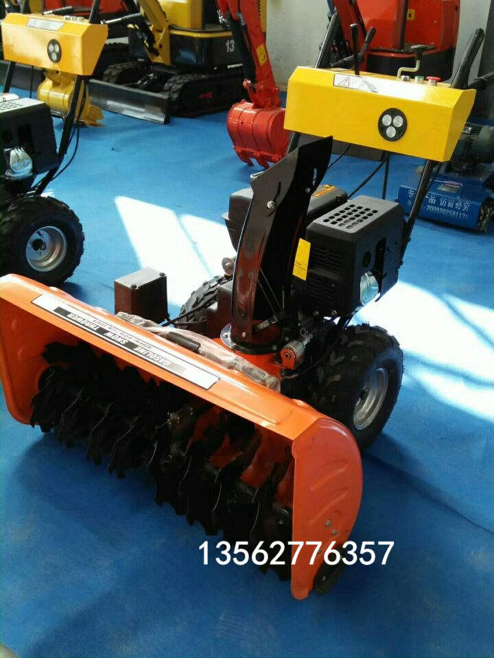 厂家小型除雪设备冬季汽油扫雪机价格