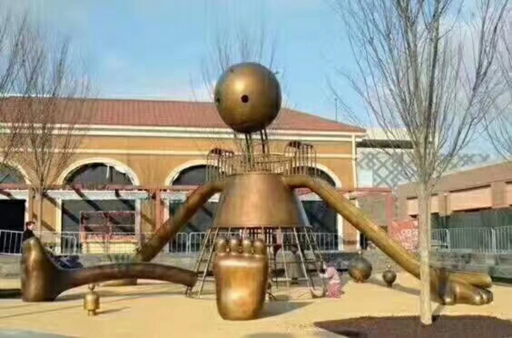 云霞游乐设备制作厂批发儿童铁艺滑梯