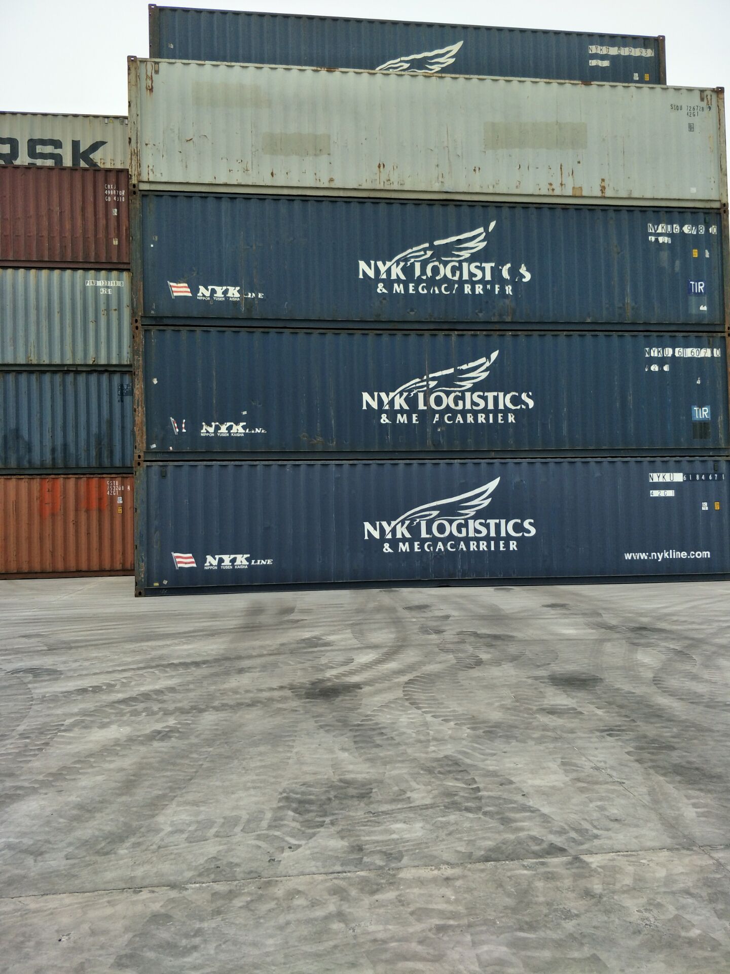 天津澳亚长期出售各类海运集装箱等