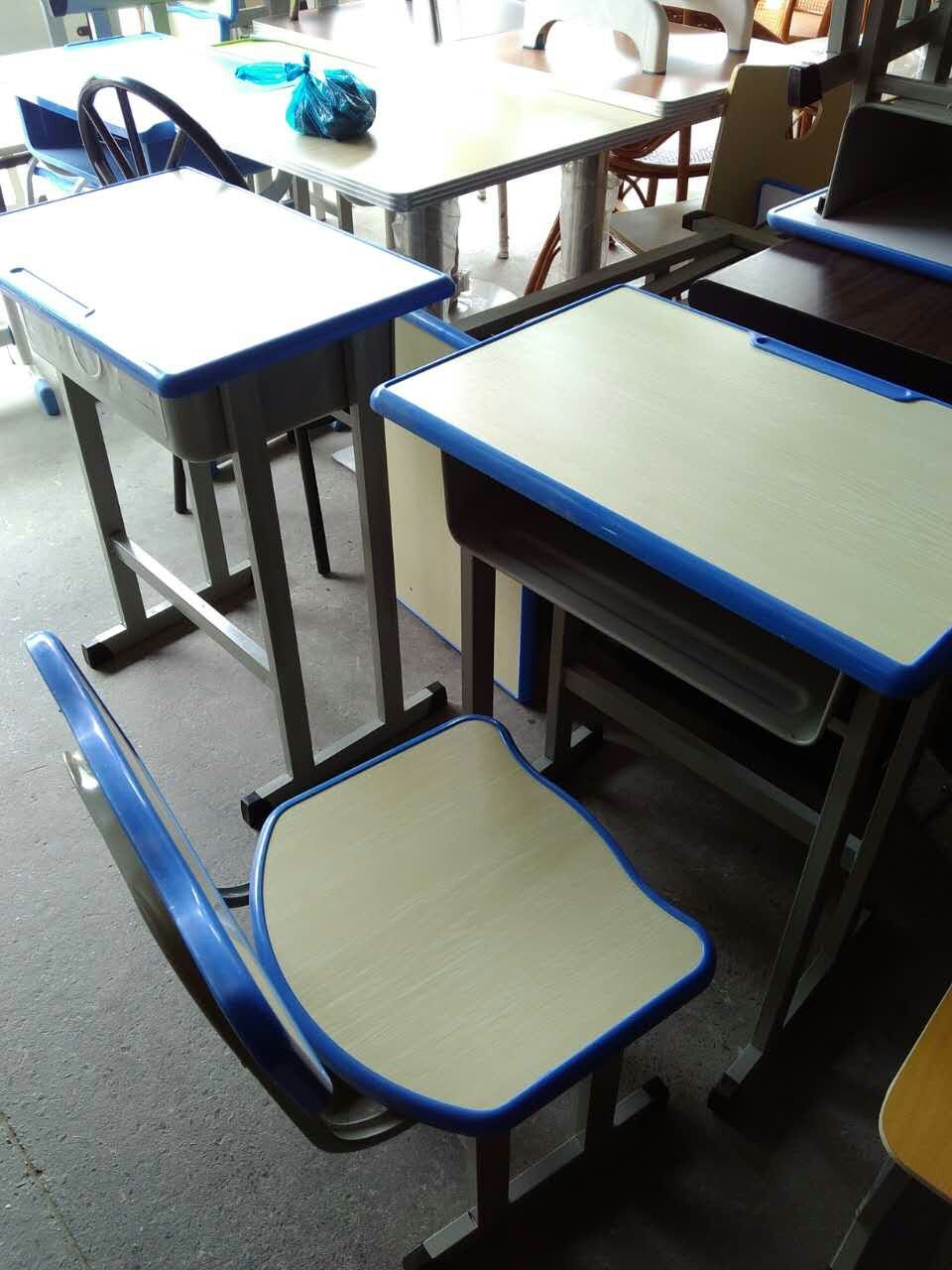 学生补习班课桌椅 学习桌 升降课桌椅 书柜 培训桌等折叠桌出售