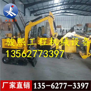 小型挖掘机超牛爬坡工作视频