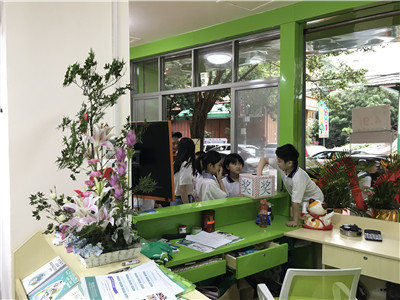 开一家小学生托管班一个月可以赚多少钱