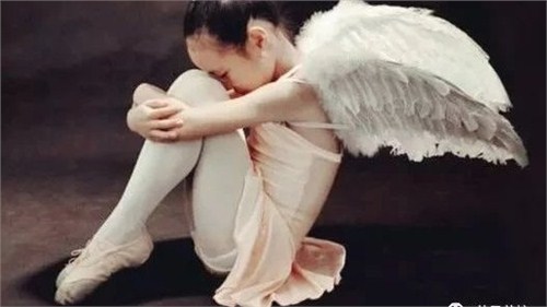兰州专业少儿舞蹈班推荐|兰州舞蹈课下腰练习|瑞航供