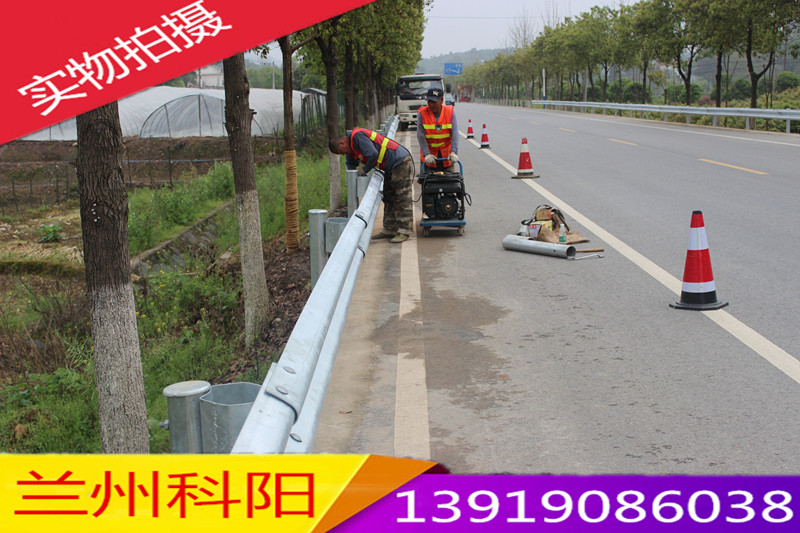 甘肃城乡道路波形护栏板厂家生产