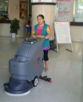 南乐清丰台前范县杞县淇县浚县内黄封丘汤阴供应高美全自动洗地机交付许昌中医院保洁
