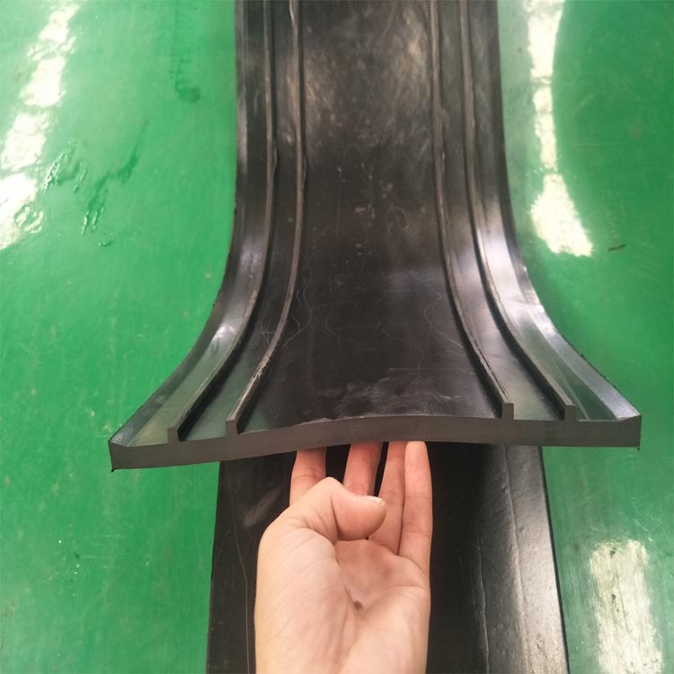 厂家供应多种型号橡胶止水带背贴式 中埋式 外贴式 钢边式