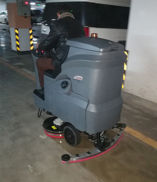 供应郑州新乡焦作洛阳许昌开封新密新郑巩义登封洗地车和电动尘推车夏天时候要注意存放环境