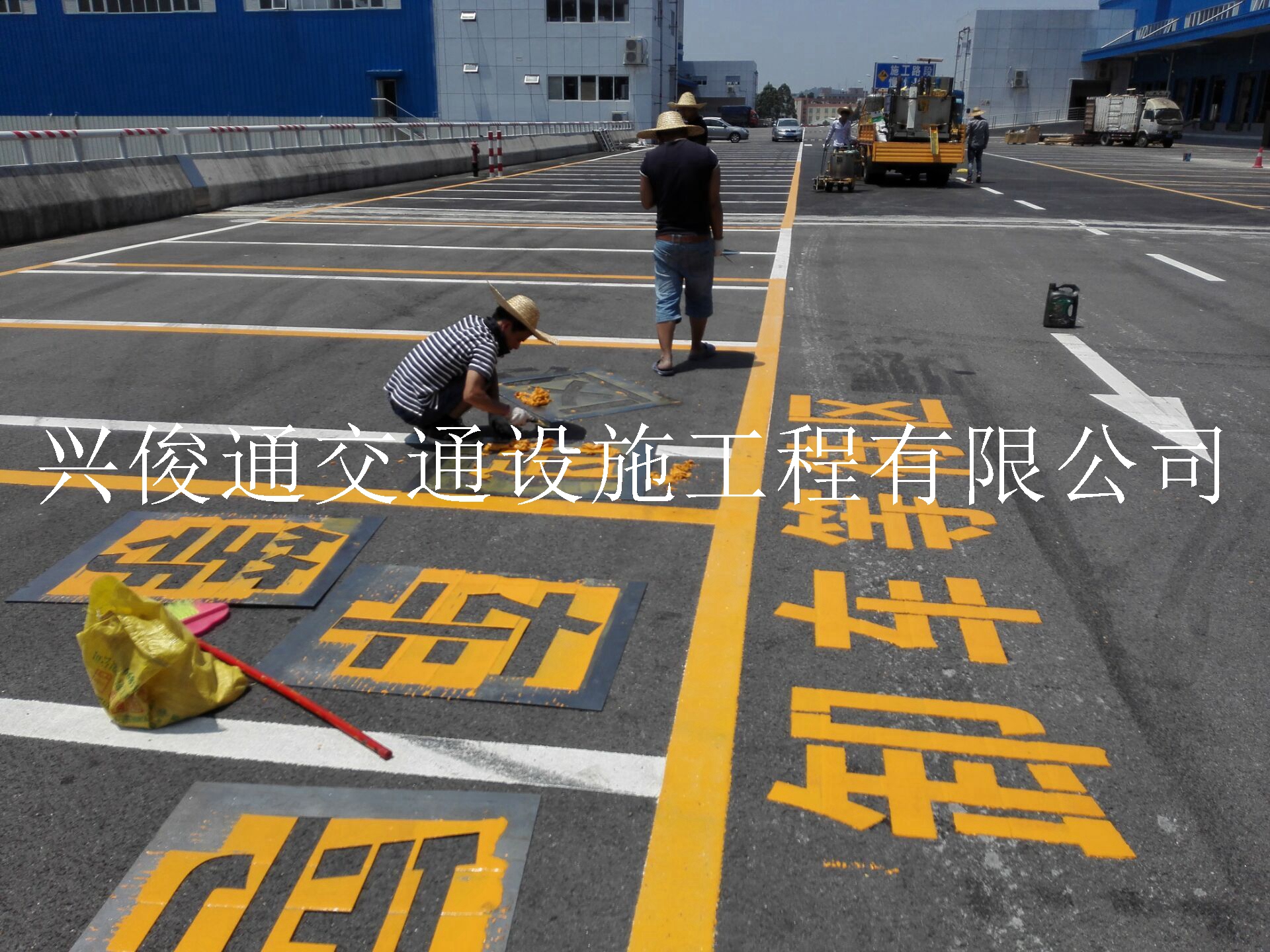 深圳龙华划线_光明公路划线_交通公司