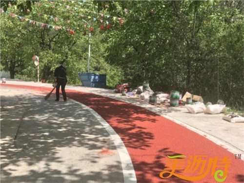 成都彩色防滑路面厂家 成都彩色防滑路面材料报 价彩色防滑路面材料销 售尚景辉供