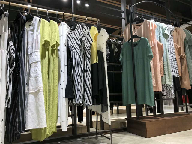 费依上海品牌折扣专柜 清仓货源