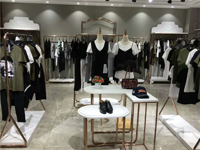 18年时装潮流女装韩宜品牌折扣批发货源
