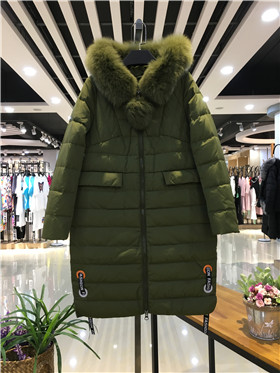 厂家货源AI羽绒服服装代理品牌女装折扣店