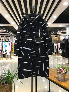 宝莱国际品牌女装折扣店工厂厂家货源服装代理