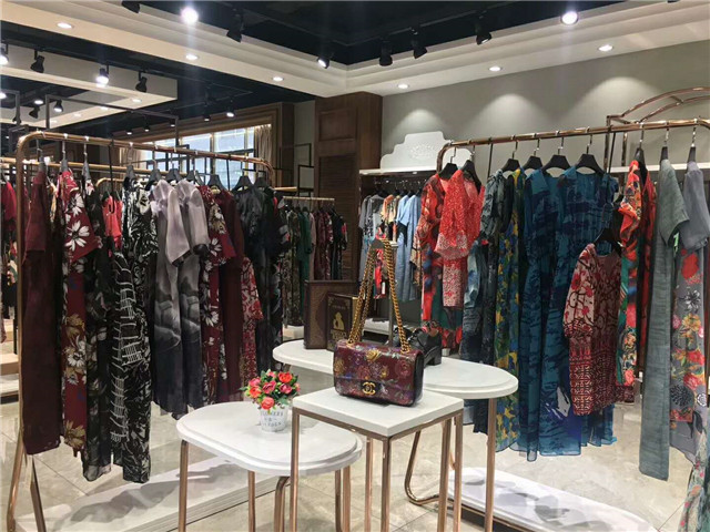 米梵品牌折扣女装剪标货源进货渠道