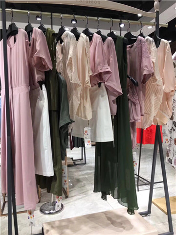 米梵女装折扣店货源渠道哪个牌子好