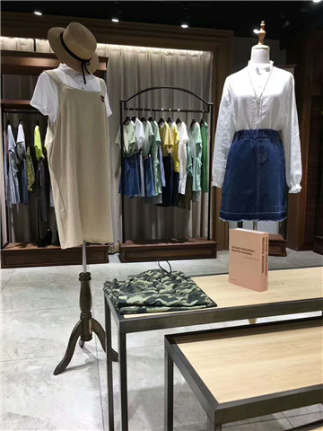 18年女子卉色广州品牌女装批发品牌女装折扣店