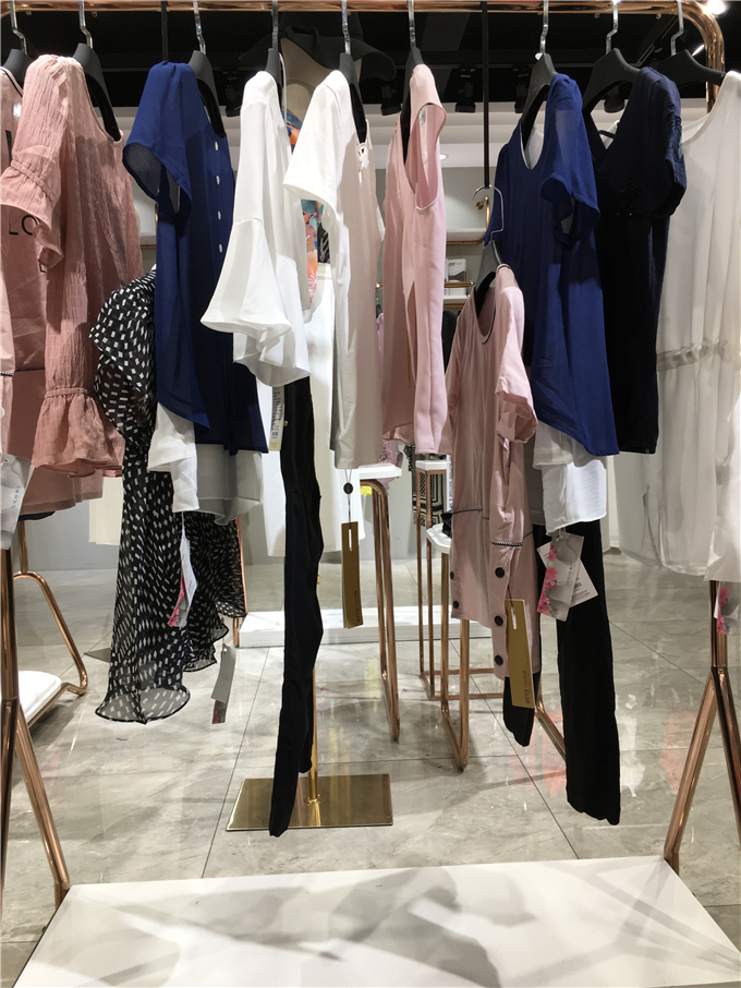 秋水伊人杭州库存服装批发市场品牌折扣店女装