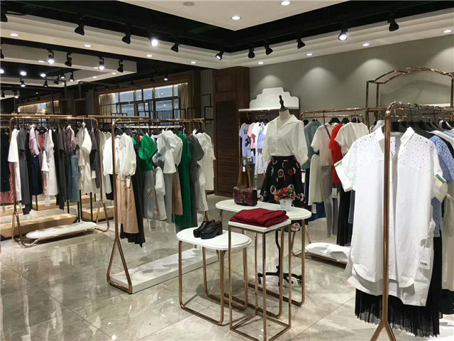 秋冬AI羽绒服品牌折扣剪标女装秋货源进货渠道