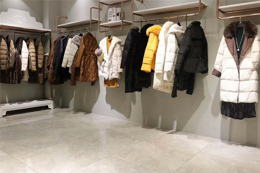 迪卡轩 女装折扣批发厂家货源服装代理