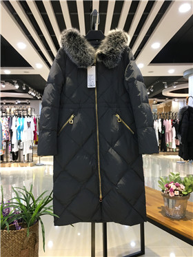 品牌服装鸭宝宝羽绒服折扣批发拿货