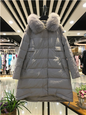 品牌服装艾米拉羽绒服折扣批发拿货