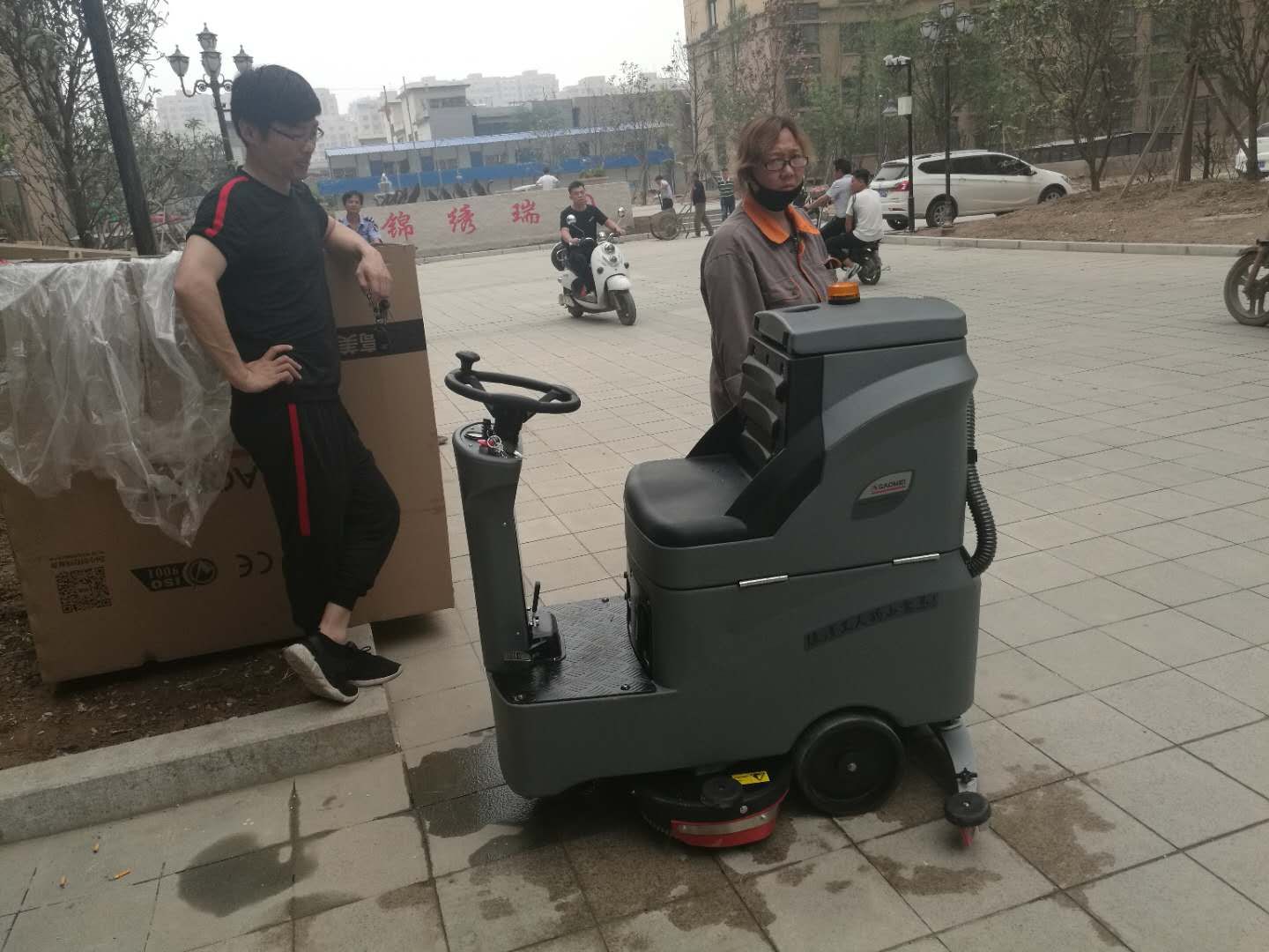 供应内乡林州长垣偃师长葛禹州武陟卫辉修武尉氏通许物业增购高美迷你洗地车GM-MINI