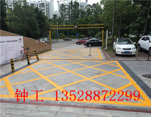 停车场车位划车位线\南澳消防车道 严禁占用划线