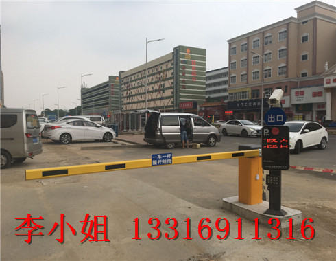 粤海车牌识别系统哪里有，车牌识别厂家 停车场收费延期