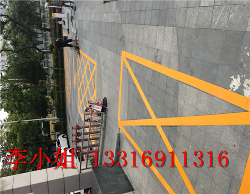莲花商场停车场划线、车牌识别系统