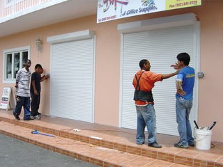 天津河东区卷帘门安装，厂家免费安装卷帘门