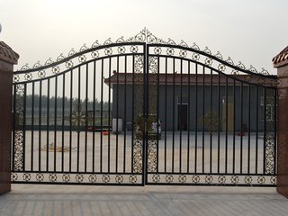 天津河西区铁艺大门安装-远大铁艺大门厂家