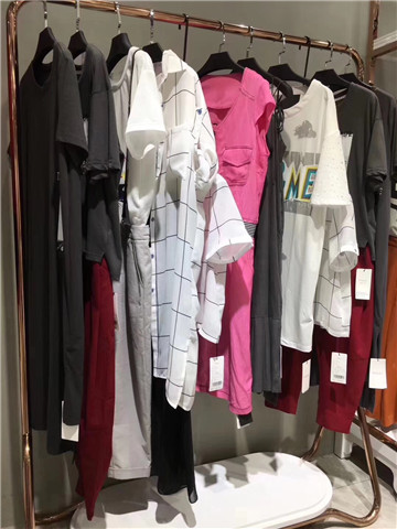 专柜 轻薄款羽绒服清仓货源品牌折扣店女装