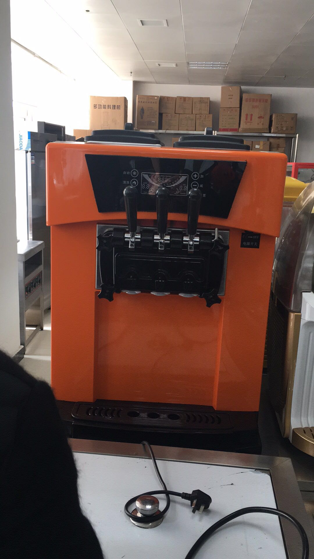 衡水冰激淋机-商用冰激凌机批发-汉堡店设备