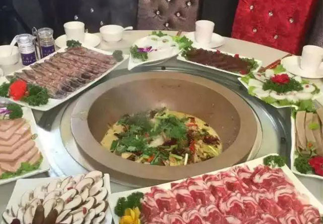 石锅鱼加盟连锁多少钱，放心的去鑫渔