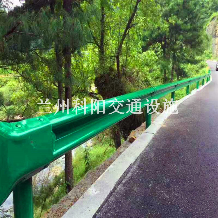 海南兴海防撞波形梁护栏 道路护栏厂家直销
