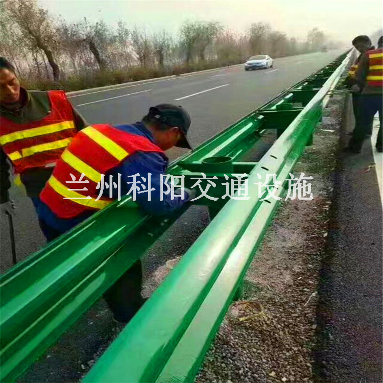 银川公路护栏 波形梁钢护栏板生产厂家