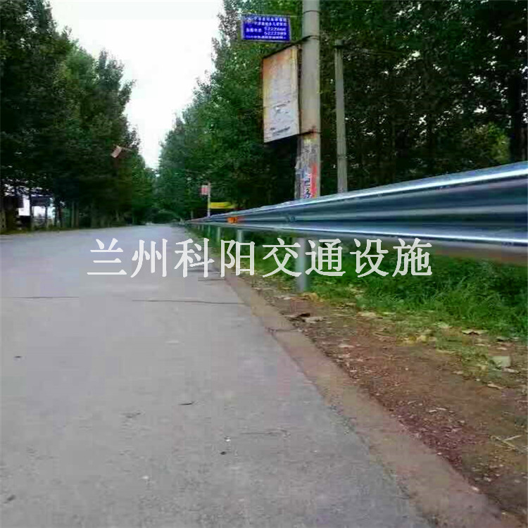 银川永宁 公路护栏板，波形护栏各种规格定做，均可来电咨询
