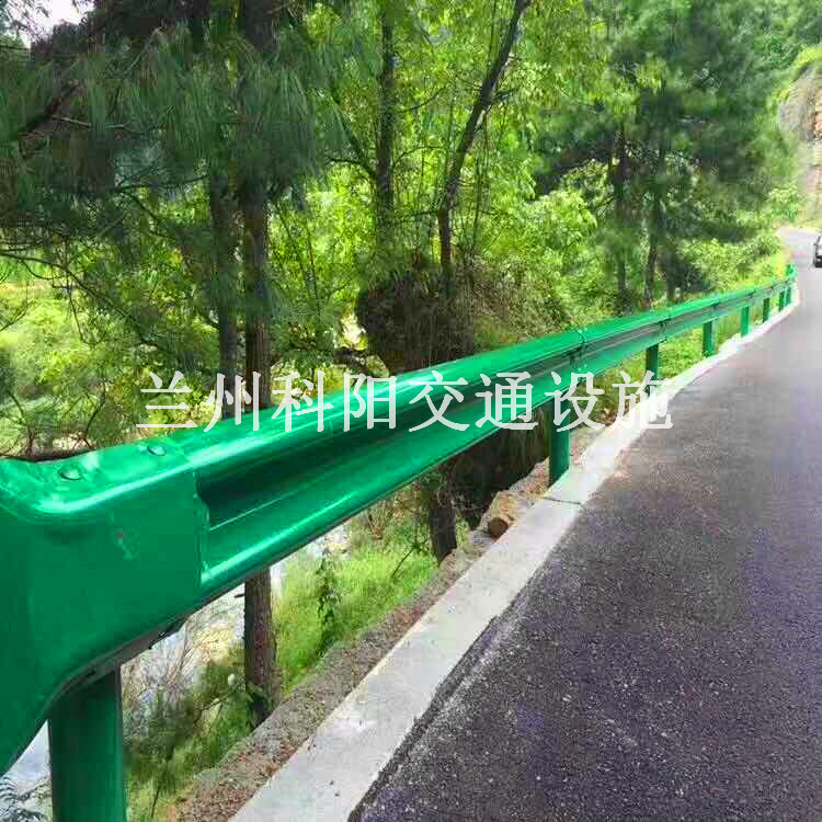 固原隆德波形梁护栏 公路护栏厂家生产销售 信誉保证