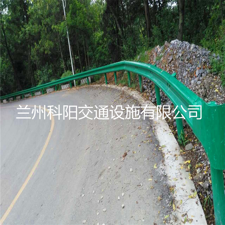 定西陇西公路波形护栏价格 防撞护栏多少钱一延米