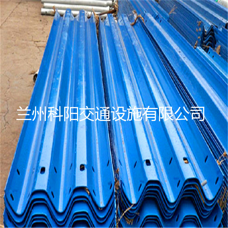陇南波形梁钢护栏 公路护栏实体厂家专注护栏的生产与销售