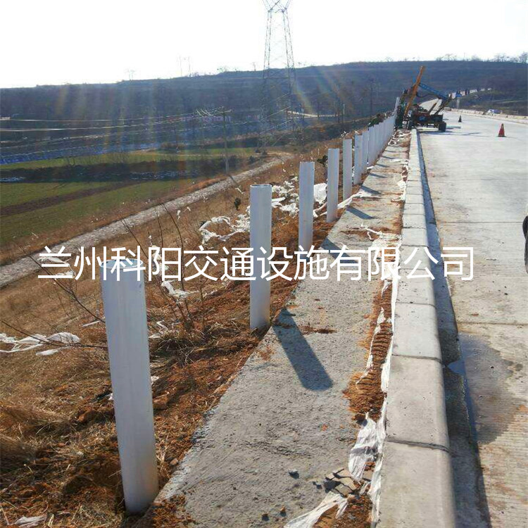 平凉静宁波形护栏 厂家专业从事公路护栏板研发生产