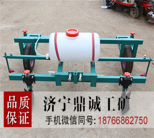 黑龙江鹤岗农用土豆花生起拱覆膜机 1米地膜覆盖机 拖拉机牵引蔬菜盖膜机