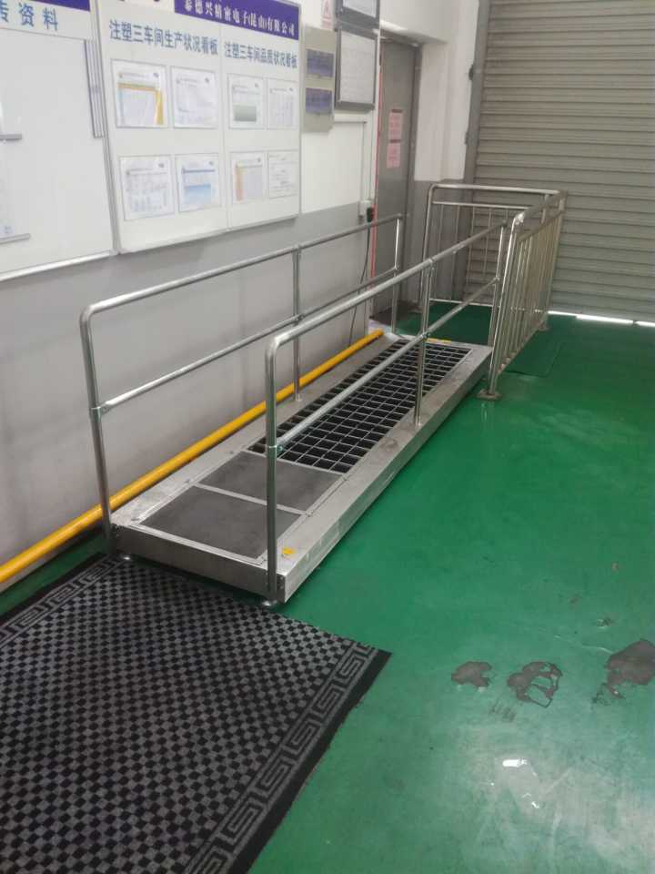 鞋底尘污清洁还是爱德宝鞋底清洁机