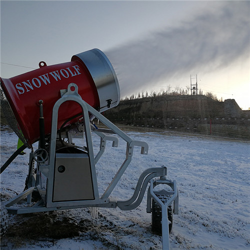 经营者选择人工造雪机厂家的三个点