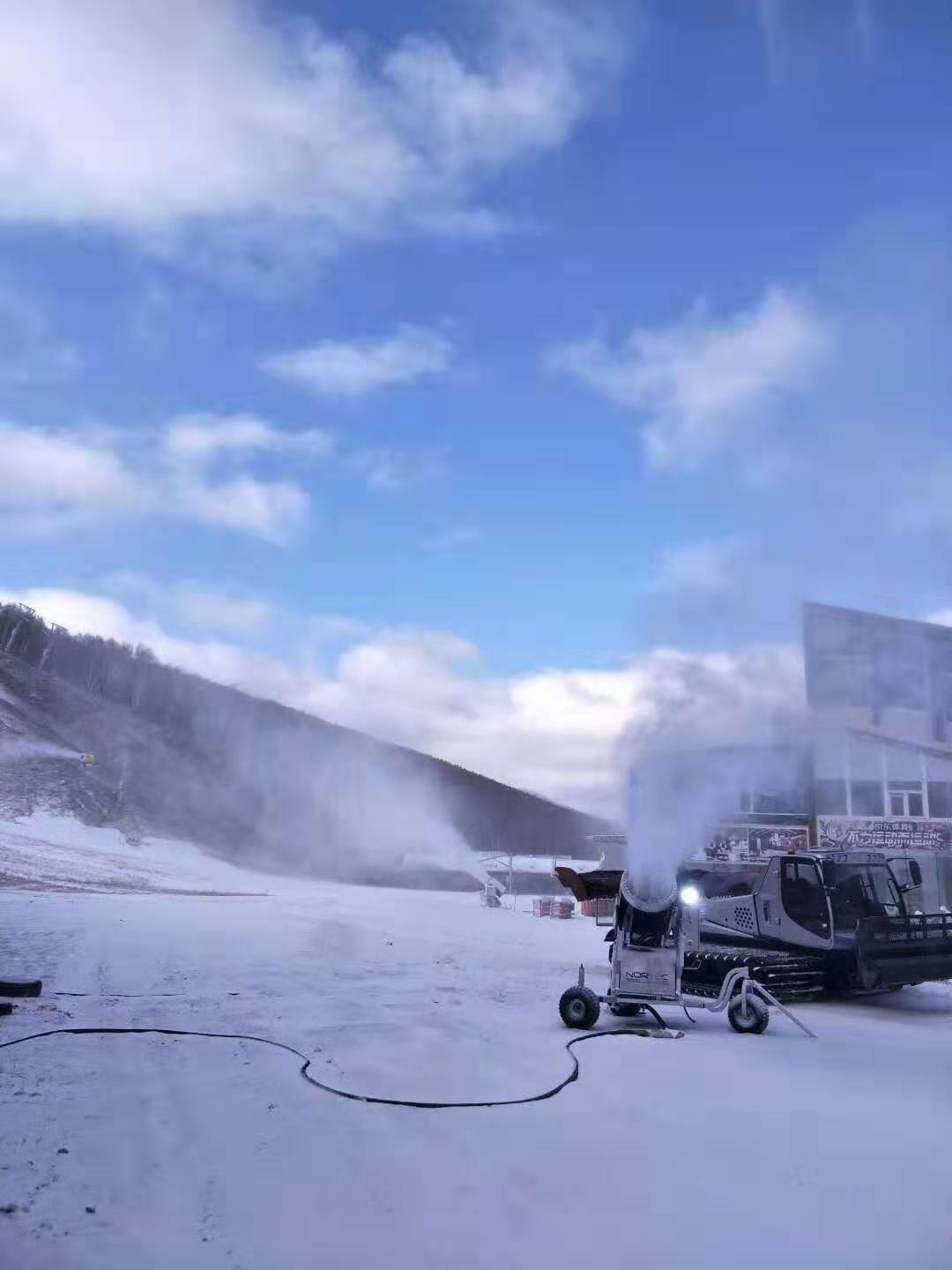 呼伦贝尔制雪效率佳造雪设备  人工造雪机厂家炮式造雪
