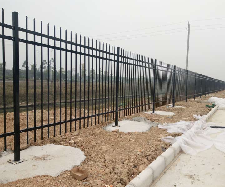 供应围墙三横栏杆 南宁新农村锌钢栅栏