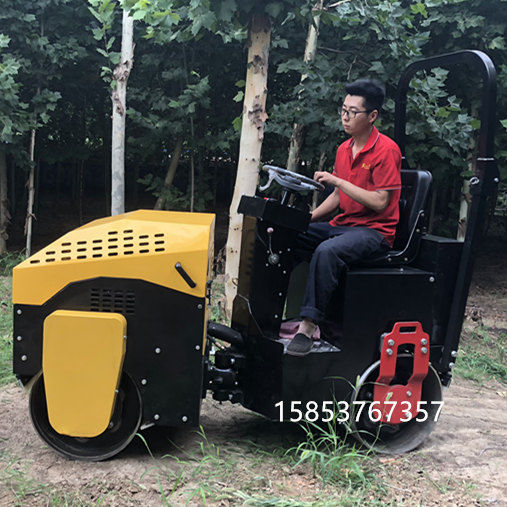 座驾全液压压实机回填土柴油轧道机